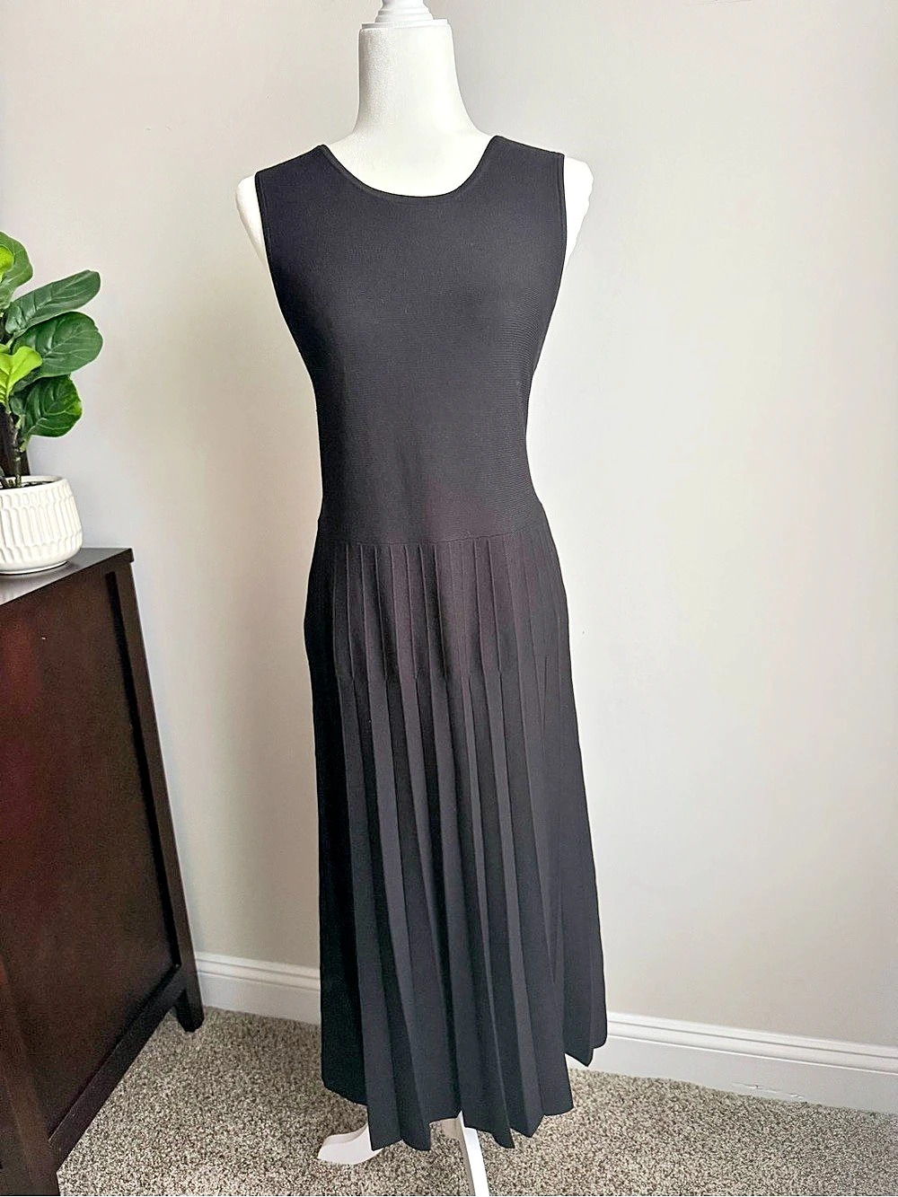 Edited by Remi Bader Pleated Knit Maxi Dress in Black, Size Large, Like New